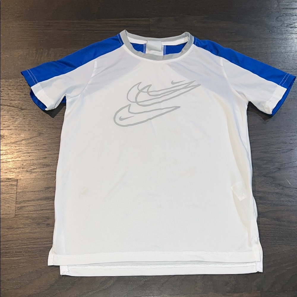 Nike White and Blue Short Sleeve Tee Size M